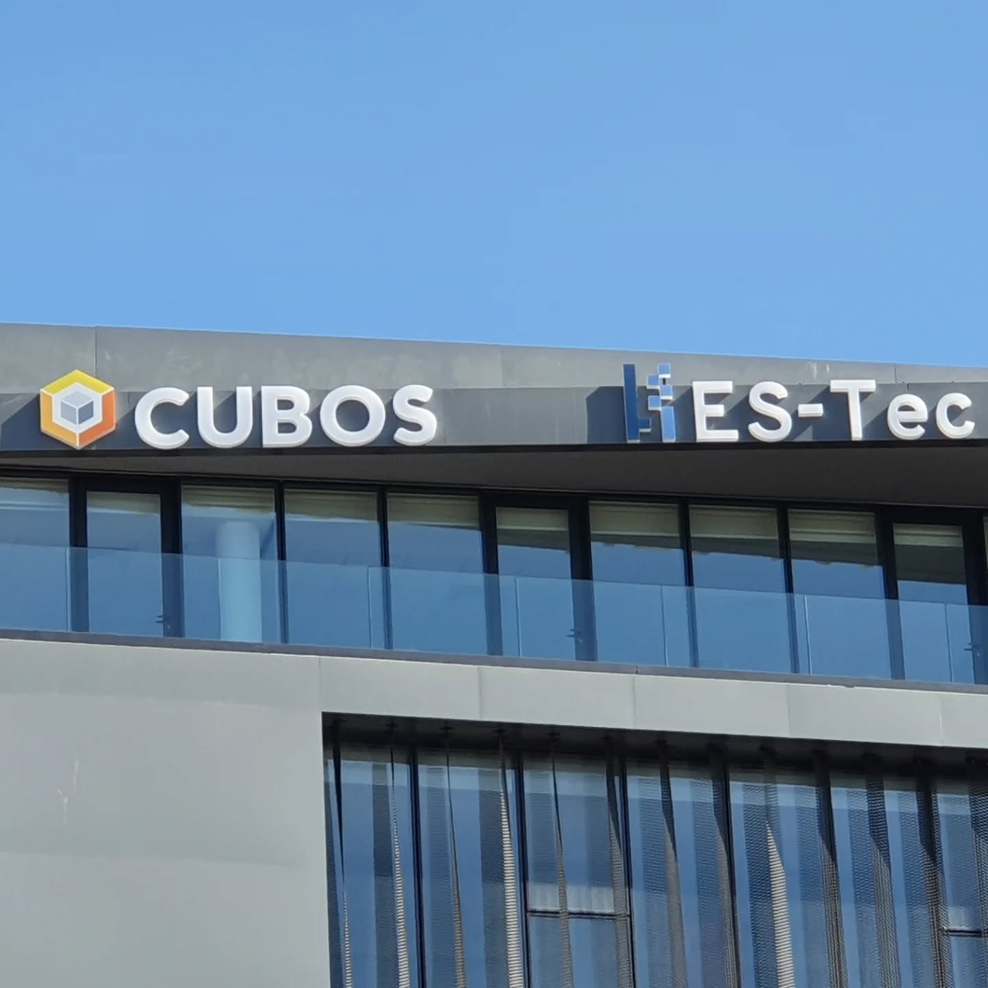Cubos & ES-Tec